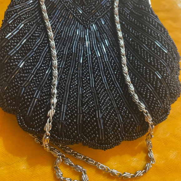 Apt9 Beaded clutch. - Picture 3 of 6